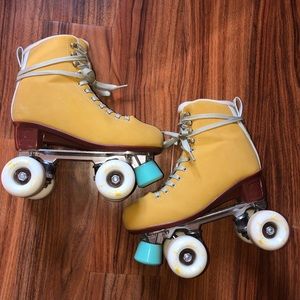 🚫SOLD🚫Chaya Melrose Deluxe Amber Skates 8-8.5